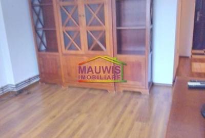 Apartament cu 2 camere, mobilat în Decebal