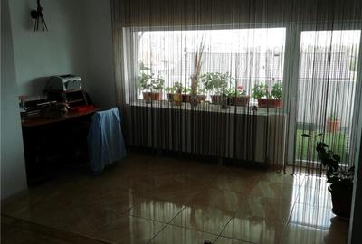 Casă cu 10 camere cu Teren 270 Mp în Ovidiu - 2