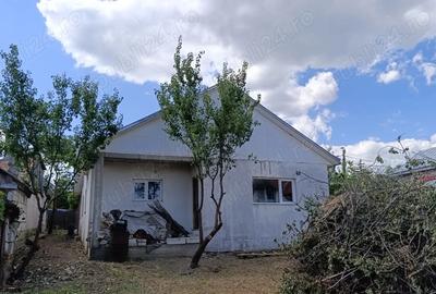 Casă cu 6 camere cu Teren 983 Mp în Central - 1