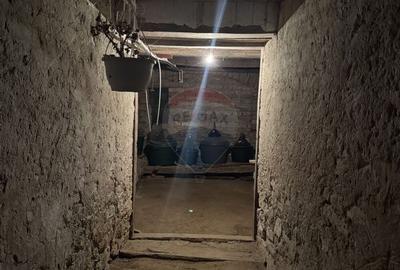 Casă cu 5 camere cu Teren 912 Mp în Central - 1