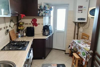Apartament cu 3 camere decomandat în Alexandru cel Bun - 11