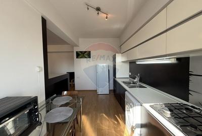 Apartament cu 2 camere semidecomandat, mobilat în Semicentral