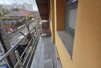 Garsoniera, 50mp, centrala, loc parcare, intre metrou Gorjului si Pacii, str Apu - 12