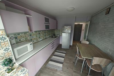 Apartament cu 3 camere decomandat în Central - 1