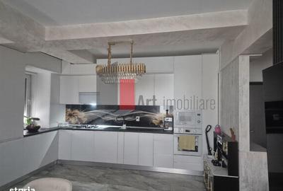 Apartament cu 3 camere decomandat, mobilat în Roșu