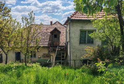 Casă individuală cu 4 camere cu Teren 642 Mp în Central - 1