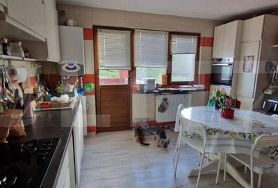 Casă cu 6 camere cu Teren 400 Mp în Podari - 17