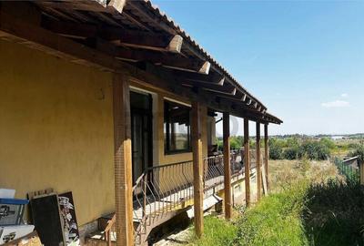 Casă cu 5 camere cu Teren 1055 Mp în Biharia