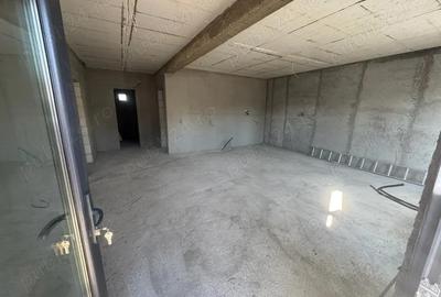 Casă cu 6 camere cu Teren 500 Mp în Central - 1