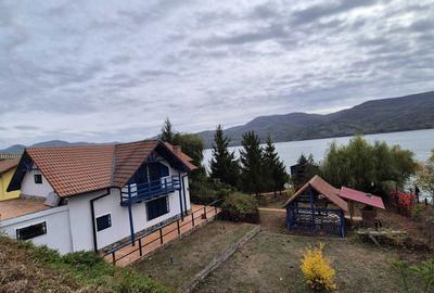 Casă cu 4 camere în Eșelnița - 1