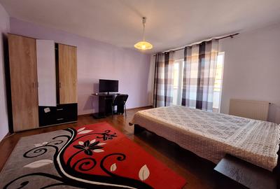 Garsonieră decomandată, mobilată în Florești