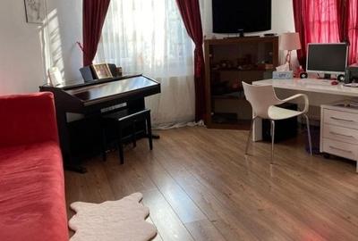 Casă individuală cu 6 camere cu Canalizare în Bd. Laminorului - 10