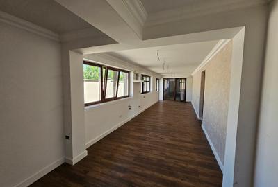 Casă individuală cu 7 camere cu Canalizare în Dumbrăvița - 12