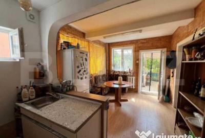 Casă cu 5 camere cu Teren 200 Mp în Cetate - 9