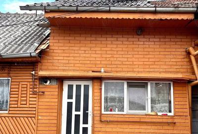 Vand casa + teren 2800 mp in Buciumeni, Dambovita - 2