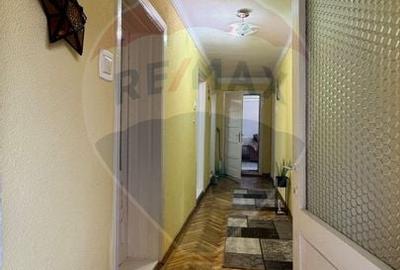 Vila de vanzare in Rucar - 9 camere, gradina generoasa, zona linistita - 6