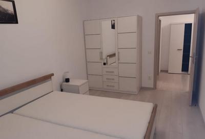 Apartament cu 2 camere semidecomandat, mobilat în Central