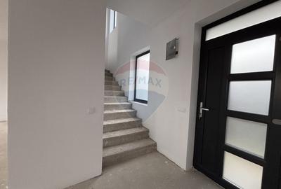 Casă cu 4 camere cu Teren 150 Mp în Șelimbăr - 3