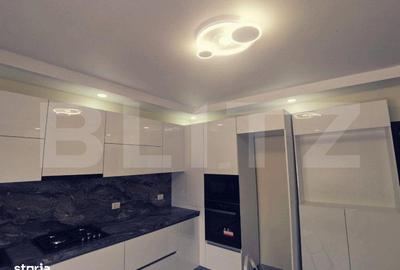 Spațiu comercial, de 1,800 mp, în Central - 4