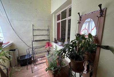 Vand apart.2 camere central,parter inalt, str.Cozia,langa biserica Evrei si scoala gen.,st.114 mp. - 8