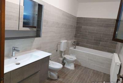 Casă cu 5 camere în Giroc