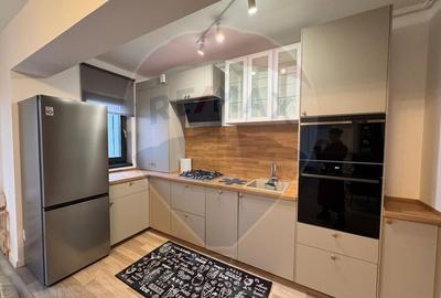 Apartament cu 2 camere semidecomandat, mobilat în Sud - 2