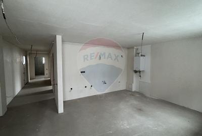 DE VANZARE - Apartament 3 camere, decomandat, Str. Victoriei - 3