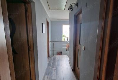 Casă cu 5 camere în Sânmihaiu Român - 8