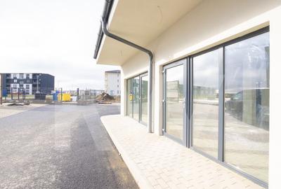 Spatiu finisat, 2 intrari, parcare – Doamna Stanca–Dedeman, disponibil acum - 9