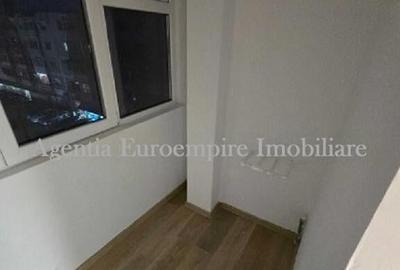 Apartament 2 camere semidecomandat zona CET - 2