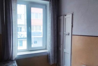 Apartament cu 2 camere decomandat în Calea Moroieni - 9