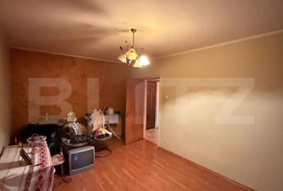 Apartament cu 3 camere decomandat, mobilat în Lacul Tei