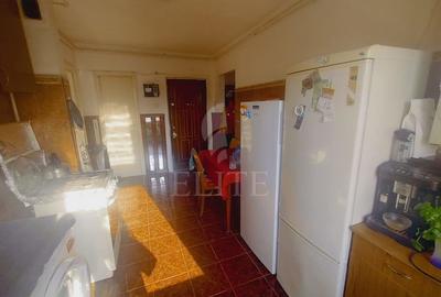 Apartament cu 4 camere semidecomandat în Mănăștur