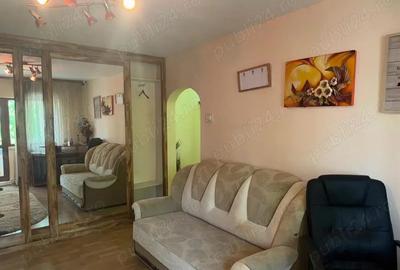 De inchiriat etaj 2 renovat , parcare - 9