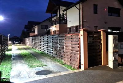 Duplex cu 4 camere cu Canalizare în Central - 2