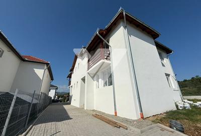Casa tip duplex 5 camere si teren 250 mp de vanzare in Cisnadie Sibiu