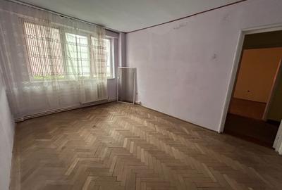 Apartament cu 3 camere semidecomandat în Hipodrom - 2