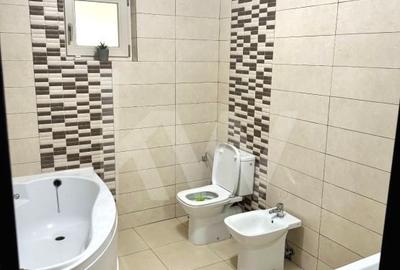 Casă individuală cu 4 camere cu Canalizare în Exterior Est - 12