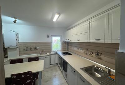 600 Euro-Inchiriere apartament 4 camere decomandate, etaj4 din 10