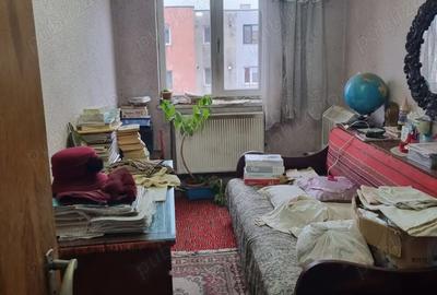 Apartament cu 4 camere semidecomandat în Trivale - 2