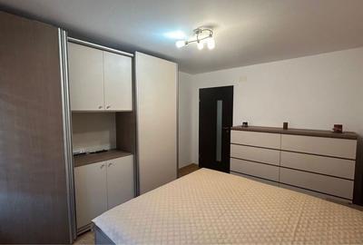 Apartament cu 2 camere decomandat în Tractorul - 6