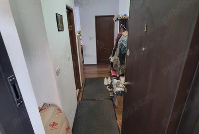 Vand apartament 3 camere, 2 bai, 1 bucatarie,2 balcoane ?i parcare curte - 4