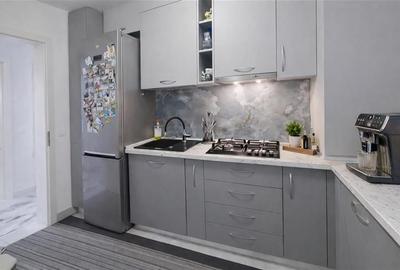 Apartament cu 2 camere decomandat, mobilat în Tractorul - 10