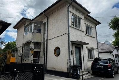 Casă individuală cu 3 camere cu Canalizare în Central - 1