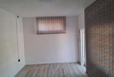 Spațiu comercial, de 40 mp, în Central - 6