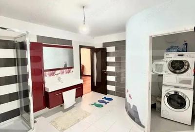 Casă cu 7 camere cu Teren 1800 Mp în Central - 5