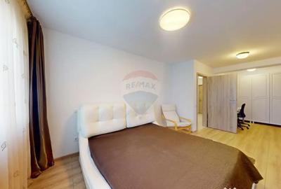 Apartament cu 3 camere decomandat în 13 Decembrie - 2