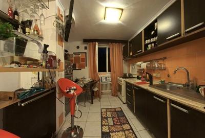 Apartament cu 3 camere semidecomandat, mobilat în Titan - 2