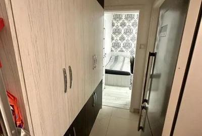 Apartament cu 3 camere semidecomandat în Nufărul - 1