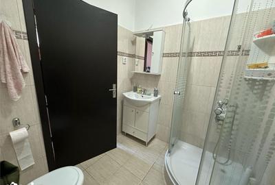 Casă cu 6 camere cu Teren 1727 Mp în Central - 8